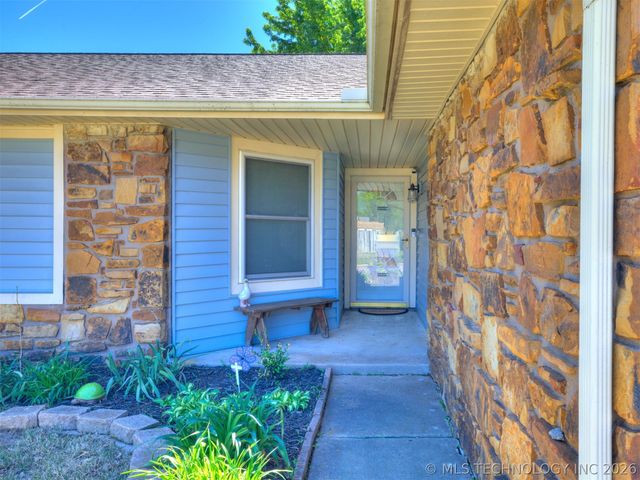 1105 W Durham Street, Broken Arrow, OK 74011