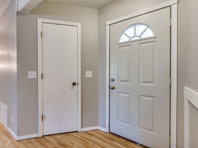 1105 W Durham Street, Broken Arrow, OK 74011