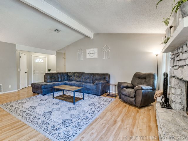 1105 W Durham Street, Broken Arrow, OK 74011