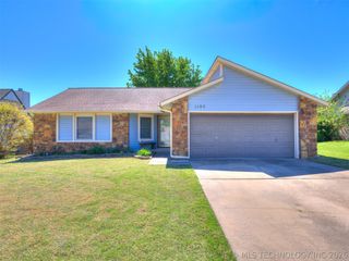 1105 W Durham Street, Broken Arrow, OK 74011