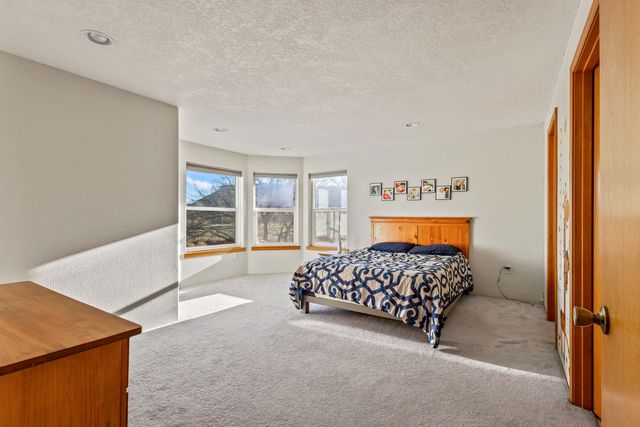 221 SW Meadow Lakes Drive, Prineville, OR 97754