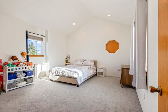 221 SW Meadow Lakes Drive, Prineville, OR 97754