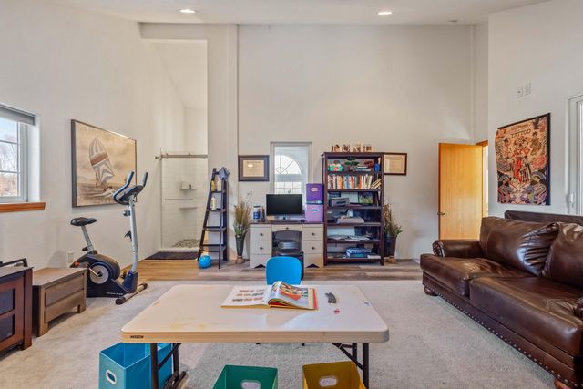 221 SW Meadow Lakes Drive, Prineville, OR 97754