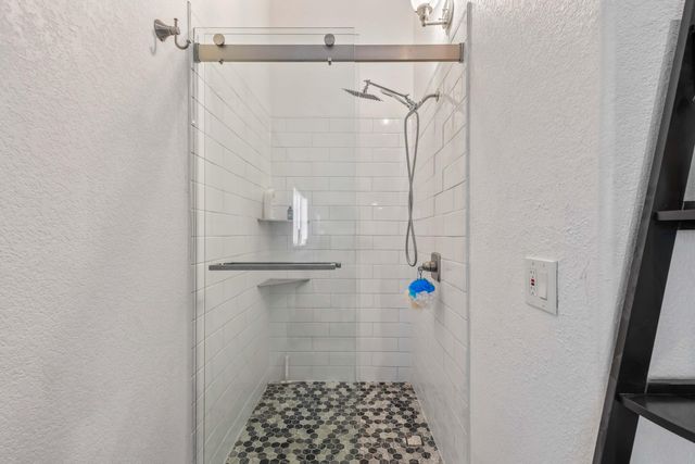 221 SW Meadow Lakes Drive, Prineville, OR 97754