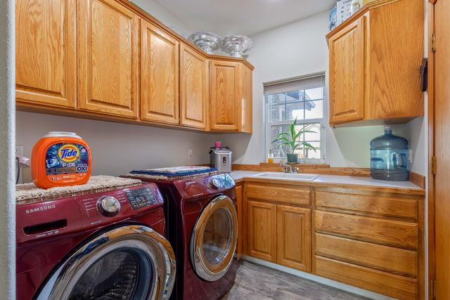 221 SW Meadow Lakes Drive, Prineville, OR 97754