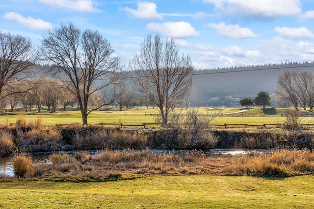 221 SW Meadow Lakes Drive, Prineville, OR 97754