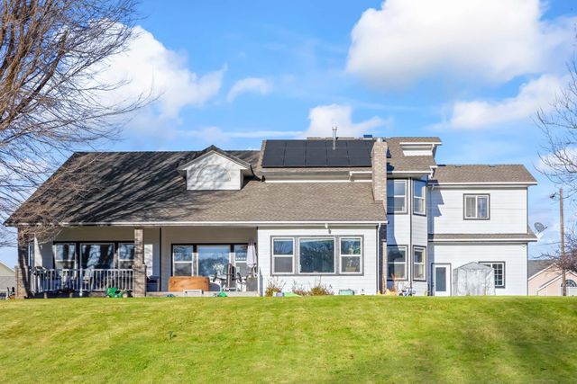 221 SW Meadow Lakes Drive, Prineville, OR 97754