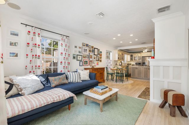 859 Sunset Road, West Palm Beach, FL 33401