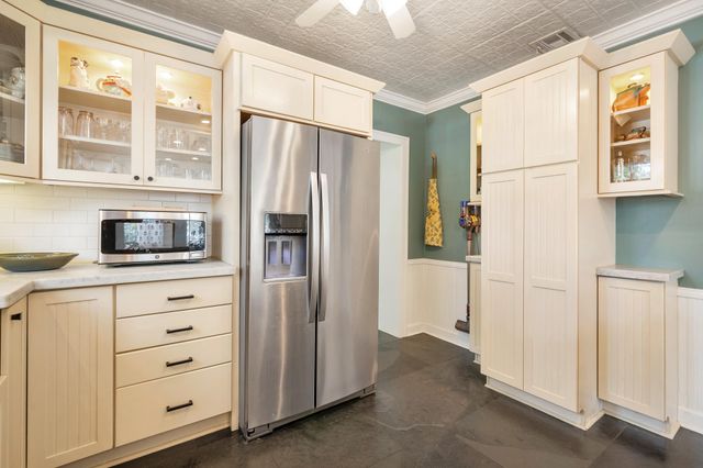 859 Sunset Road, West Palm Beach, FL 33401