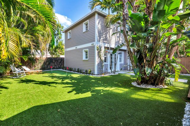 859 Sunset Road, West Palm Beach, FL 33401