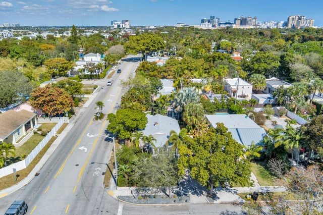 859 Sunset Road, West Palm Beach, FL 33401