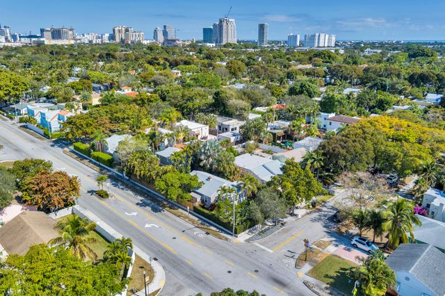 859 Sunset Road, West Palm Beach, FL 33401