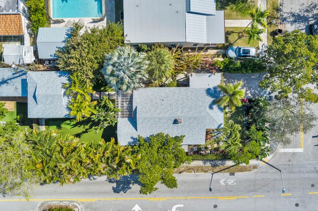 859 Sunset Road, West Palm Beach, FL 33401