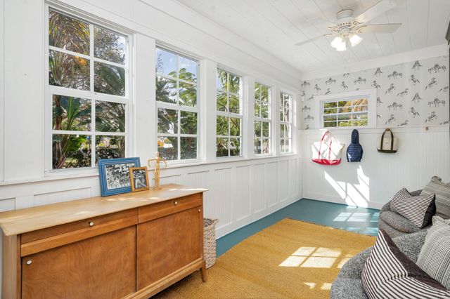 859 Sunset Road, West Palm Beach, FL 33401