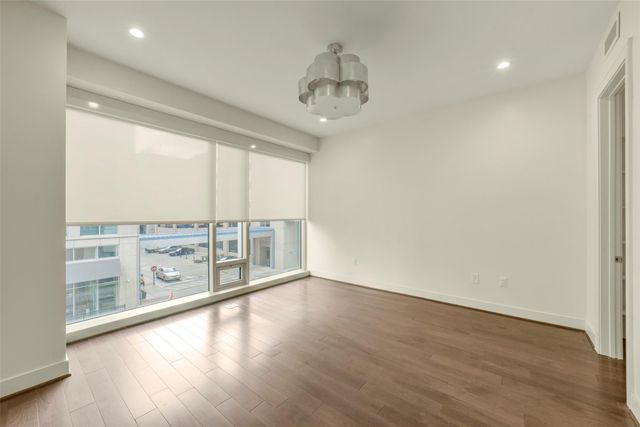 2047 Westcreek Lane 302, Houston, TX 77027