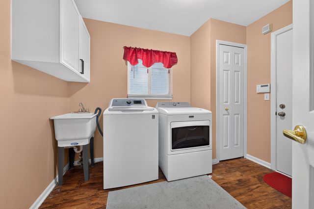 24381 Elmhurst Avenue, Farmington Hills, MI 48336