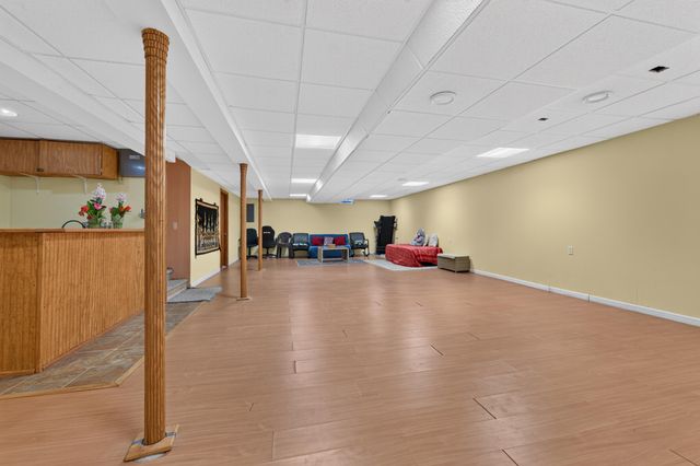 24381 Elmhurst Avenue, Farmington Hills, MI 48336
