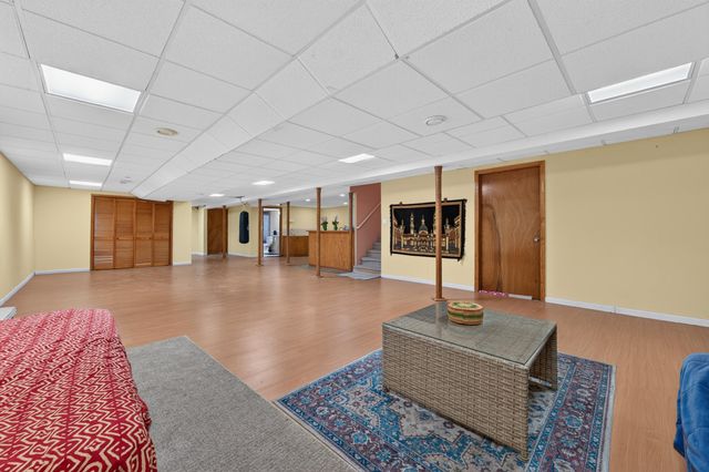 24381 Elmhurst Avenue, Farmington Hills, MI 48336
