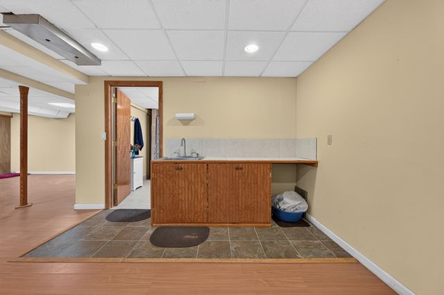 24381 Elmhurst Avenue, Farmington Hills, MI 48336