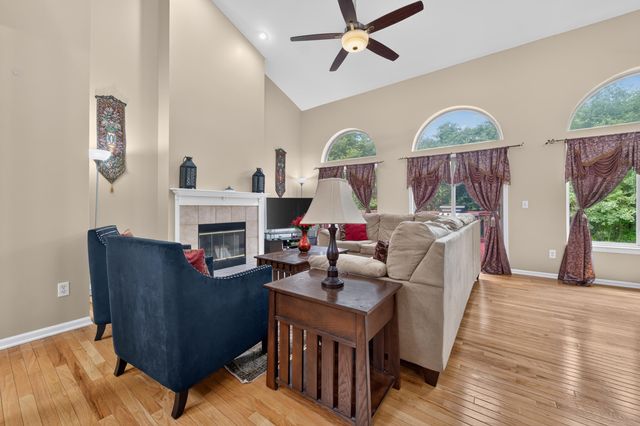 24381 Elmhurst Avenue, Farmington Hills, MI 48336