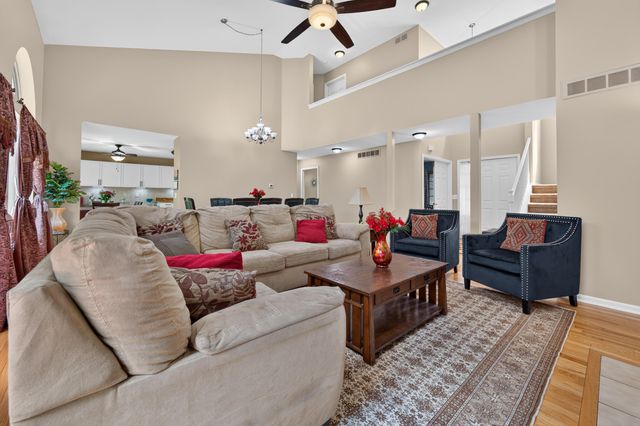 24381 Elmhurst Avenue, Farmington Hills, MI 48336