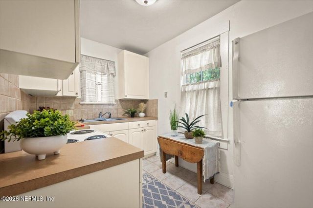 1623 MINERVA Avenue, Jacksonville, FL 32207