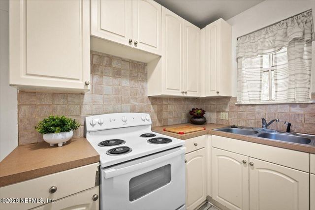 1623 MINERVA Avenue, Jacksonville, FL 32207