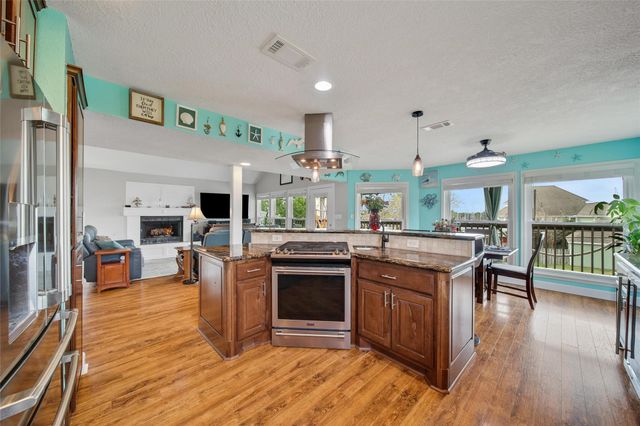 415 Narcissus Road, Clear Lake Shores, TX 77565