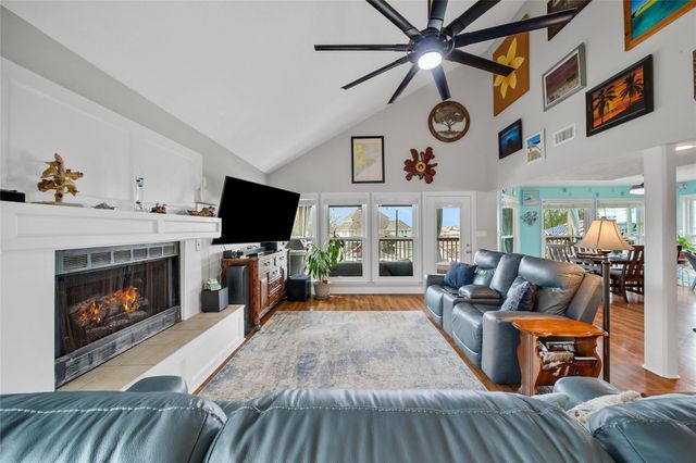 415 Narcissus Road, Clear Lake Shores, TX 77565