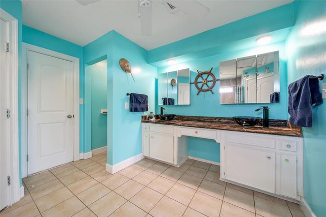 415 Narcissus Road, Clear Lake Shores, TX 77565