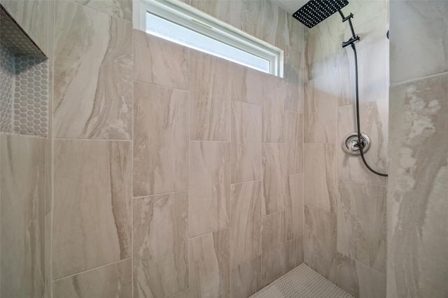 415 Narcissus Road, Clear Lake Shores, TX 77565