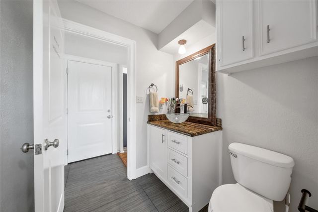 415 Narcissus Road, Clear Lake Shores, TX 77565