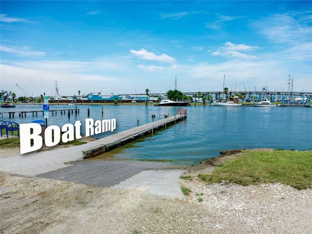 415 Narcissus Road, Clear Lake Shores, TX 77565