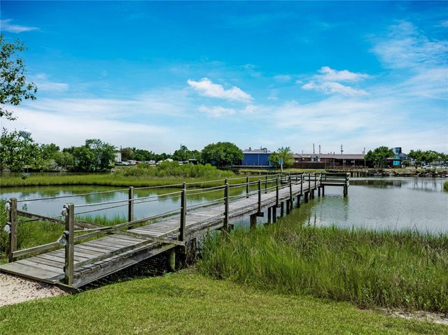 415 Narcissus Road, Clear Lake Shores, TX 77565