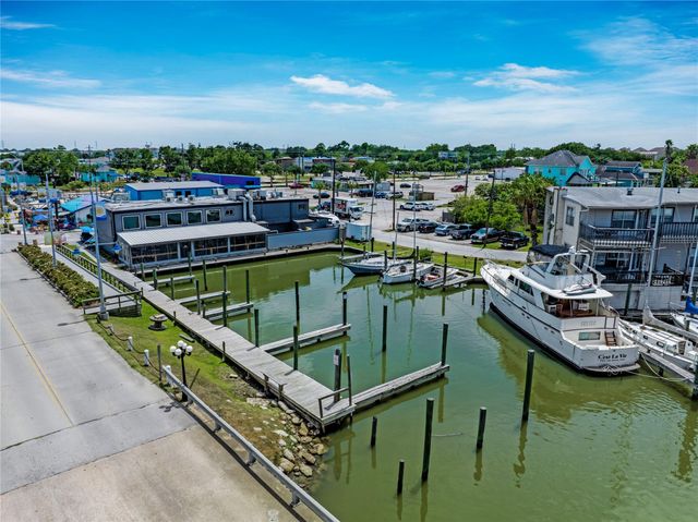 415 Narcissus Road, Clear Lake Shores, TX 77565