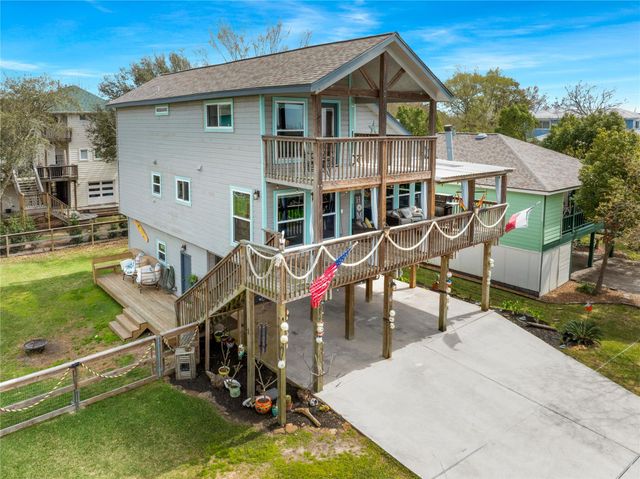 415 Narcissus Road, Clear Lake Shores, TX 77565