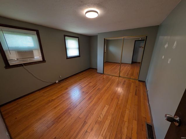 54213 Terrace Lane, South Bend, IN 46635