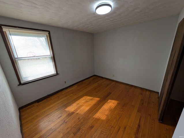 54213 Terrace Lane, South Bend, IN 46635