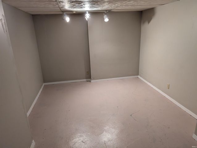 54213 Terrace Lane, South Bend, IN 46635