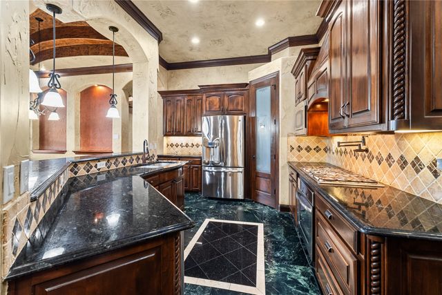 1206 Genesis Drive, Mansfield, TX 76063