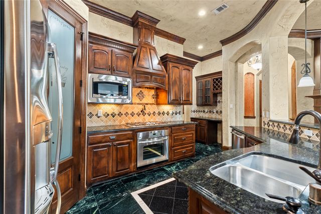 1206 Genesis Drive, Mansfield, TX 76063