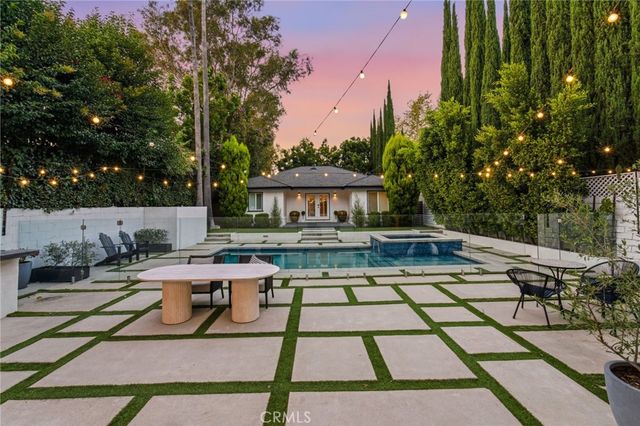 13135 Chandler Boulevard, Sherman Oaks, CA 91401