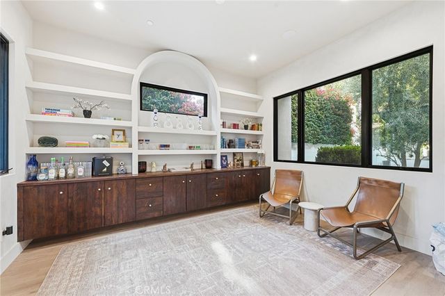 13135 Chandler Boulevard, Sherman Oaks, CA 91401
