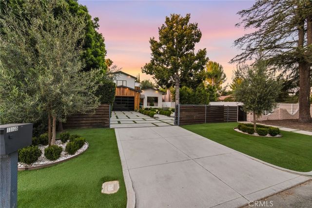 13135 Chandler Boulevard, Sherman Oaks, CA 91401