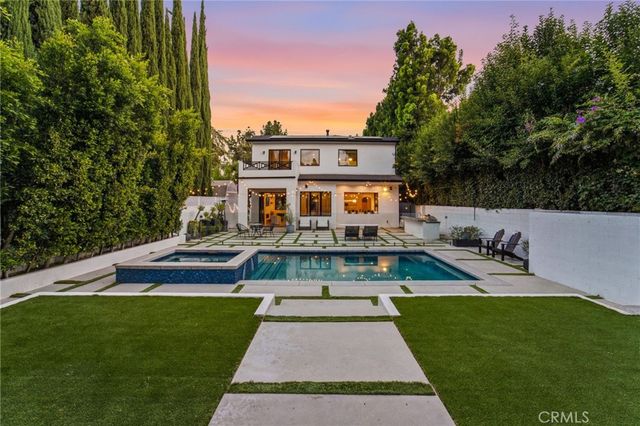 13135 Chandler Boulevard, Sherman Oaks, CA 91401