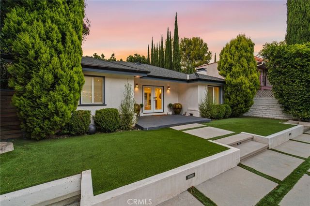 13135 Chandler Boulevard, Sherman Oaks, CA 91401