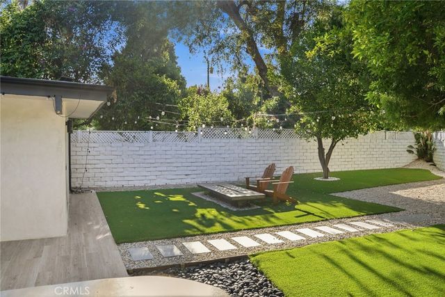 13135 Chandler Boulevard, Sherman Oaks, CA 91401