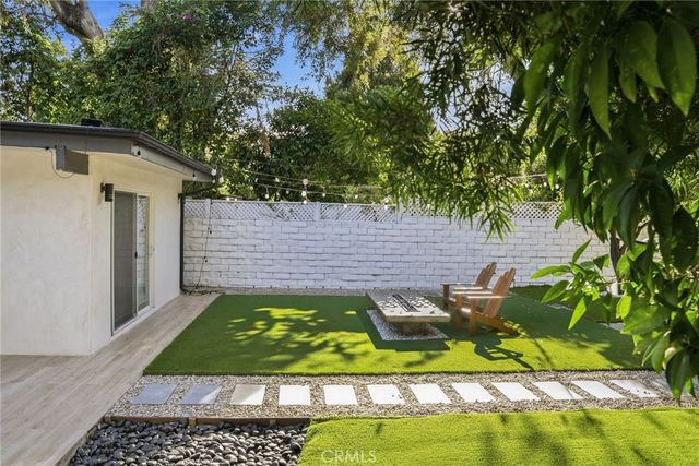 13135 Chandler Boulevard, Sherman Oaks, CA 91401
