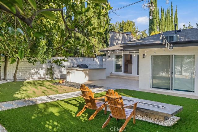 13135 Chandler Boulevard, Sherman Oaks, CA 91401