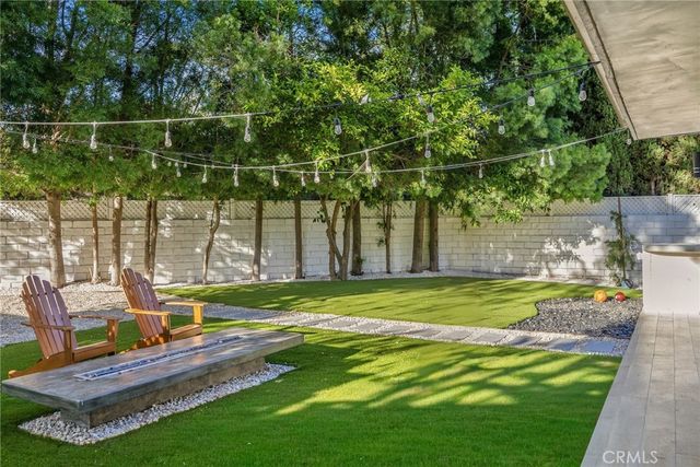 13135 Chandler Boulevard, Sherman Oaks, CA 91401